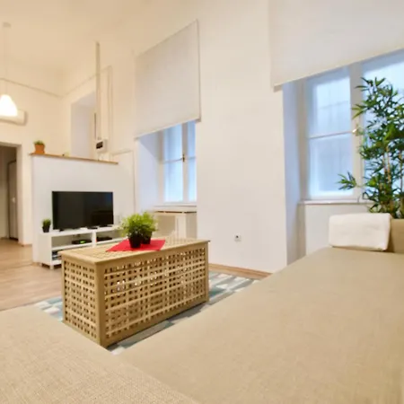 Sunset Point Budapešť